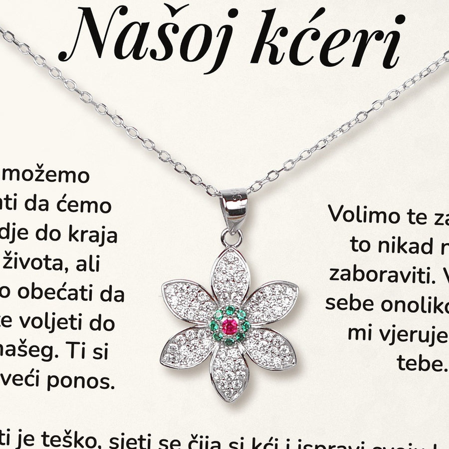 Krupni plan privjeska cvijet od cirkona, 925 srebro